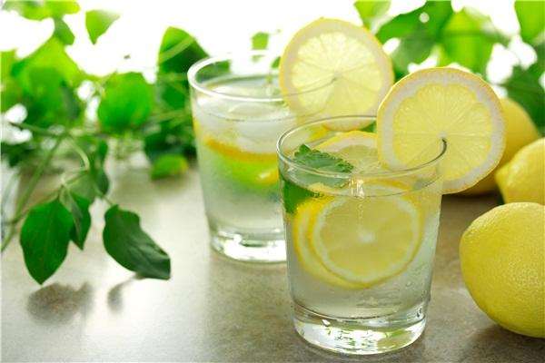 喝柠檬水有什么好处？