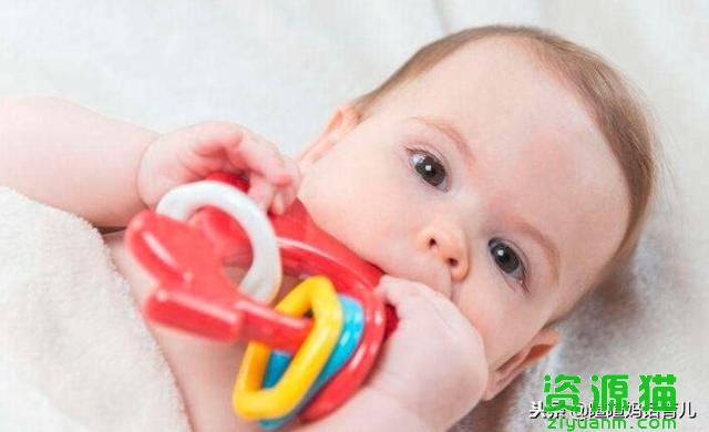 有的人说婴儿出牙早不好（有人说出牙早的孩子聪明）(3)