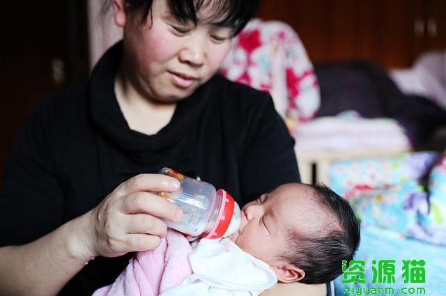孩子奶粉应该喝到几岁（奶粉要给宝宝喝到几岁）(2)
