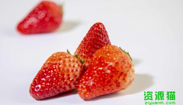 为什么大草莓多畸形 又大又畸形的草莓能吃吗