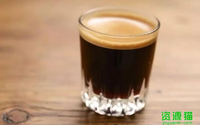 黑咖啡意式和美式哪个好喝(黑咖啡和咖啡有什么区别和功效)